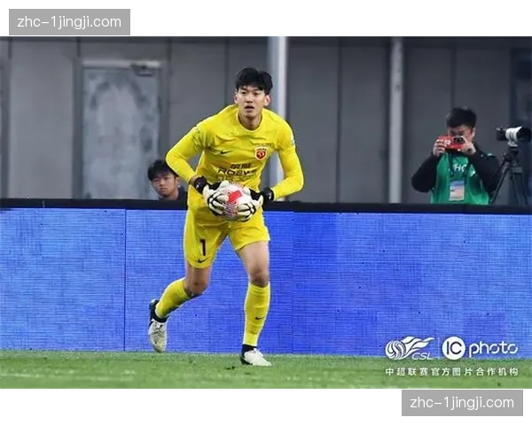 颜骏凌四次关键扑救难掩海港整体防守体系漏洞